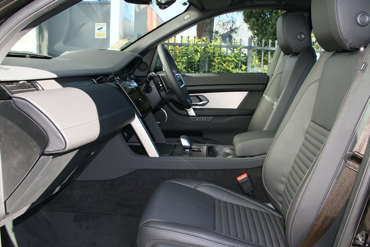 2024 Land Rover Discovery Sport P250 Dynamic SE L550