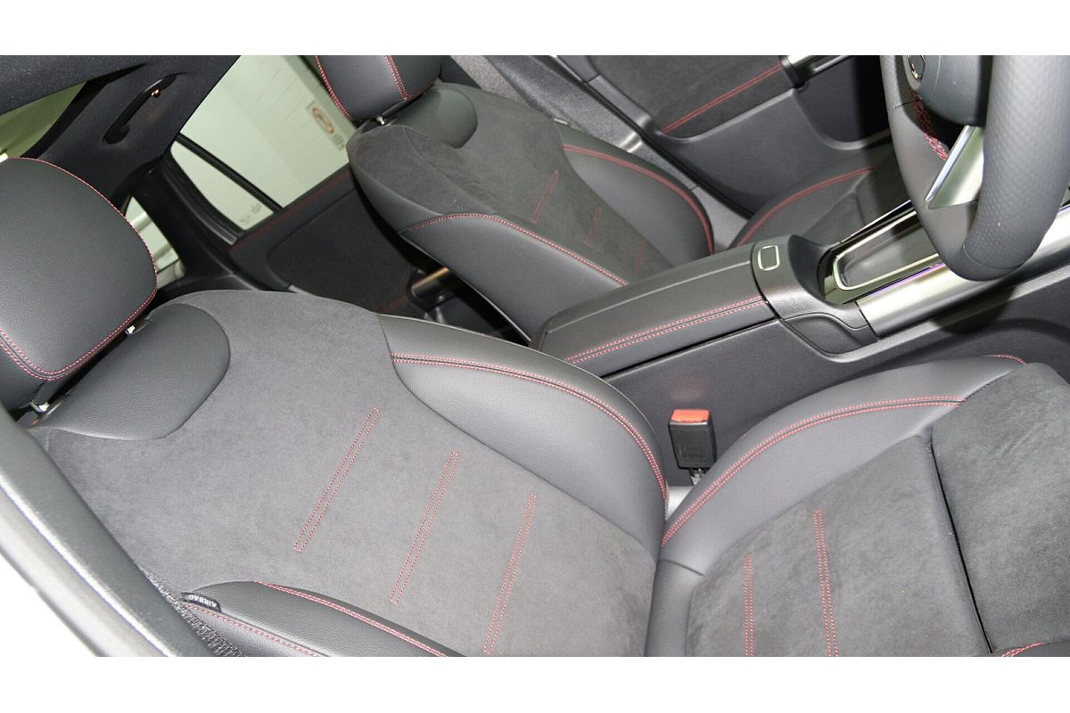 2024 Mercedes-Benz GLA-Class GLA200 H247