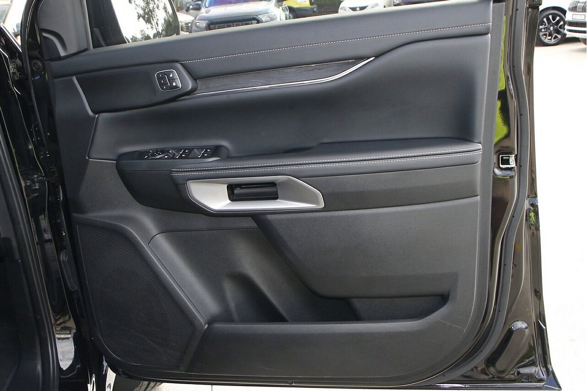 2023 Ford Everest Platinum