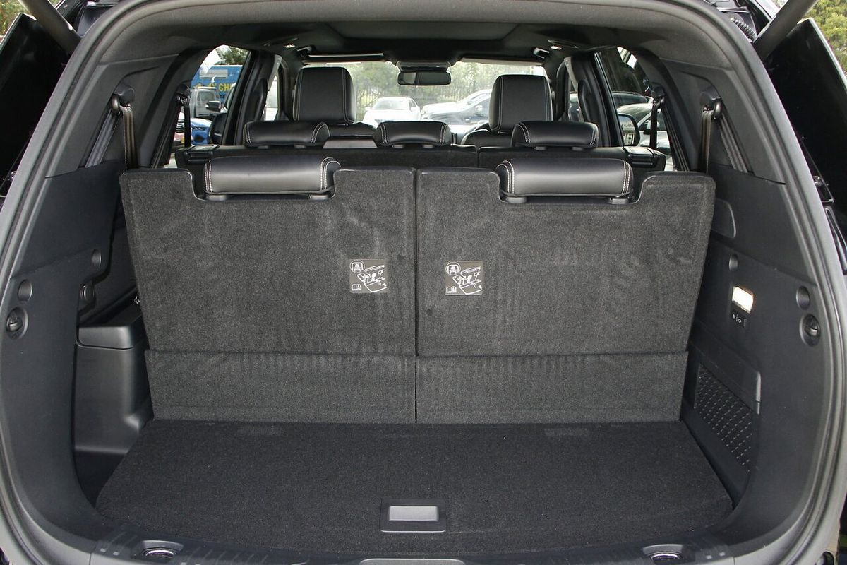 2023 Ford Everest Platinum