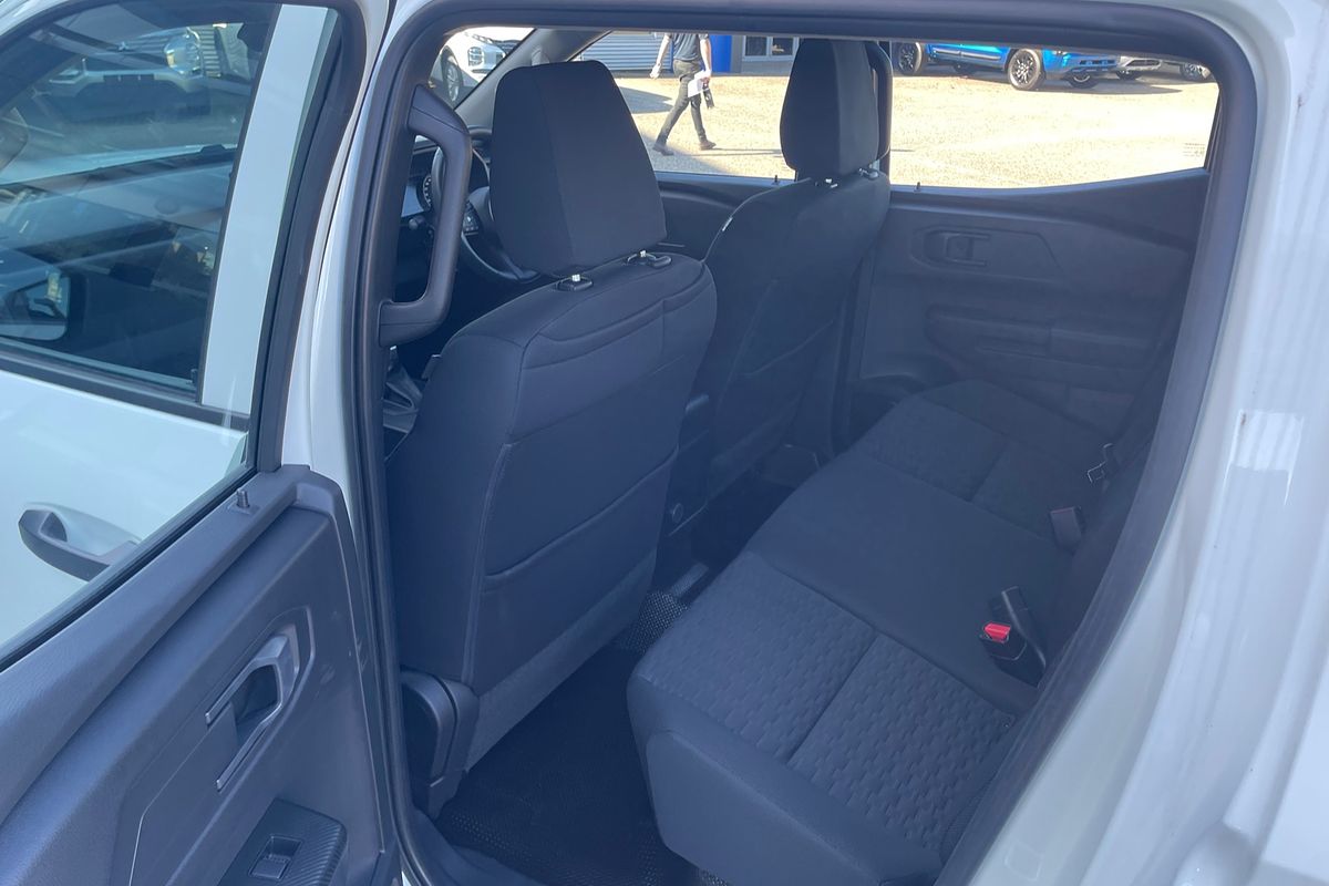 2024 Mitsubishi Triton GLX MV 4X4