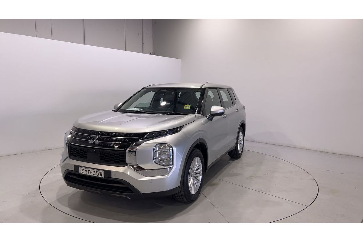 2023 Mitsubishi Outlander ES ZM