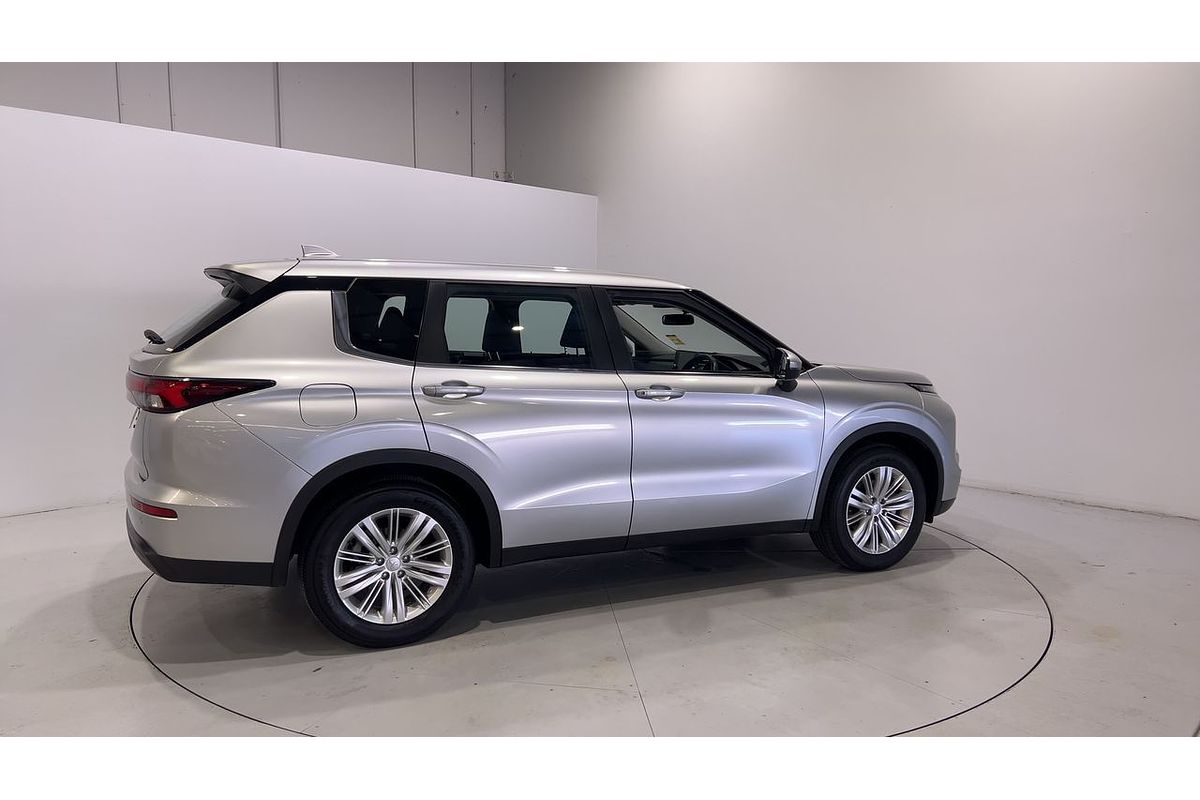 2023 Mitsubishi Outlander ES ZM
