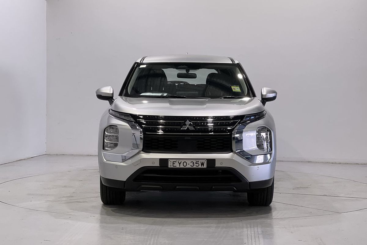 2023 Mitsubishi Outlander ES ZM