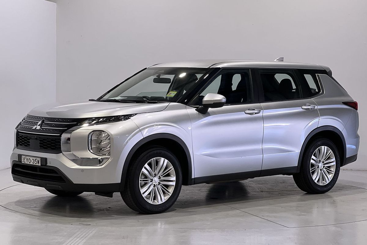 2023 Mitsubishi Outlander ES ZM