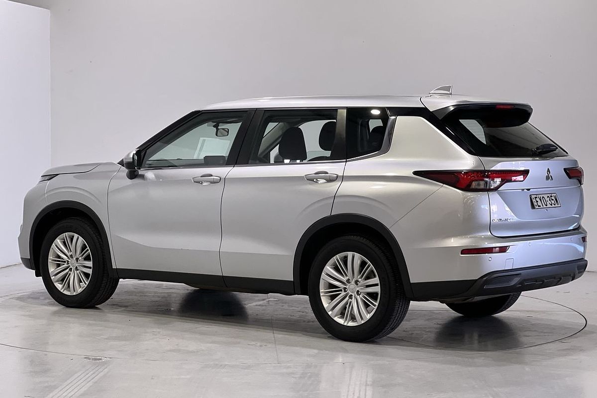 2023 Mitsubishi Outlander ES ZM