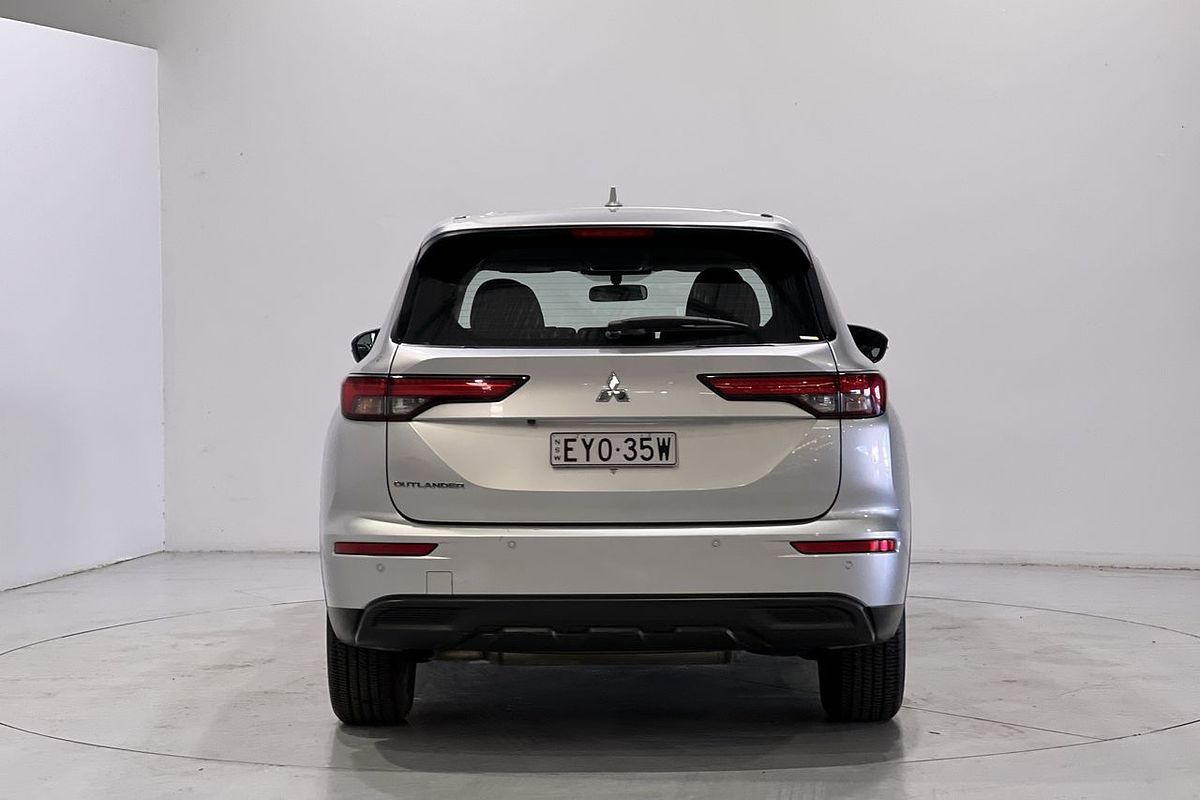 2023 Mitsubishi Outlander ES ZM