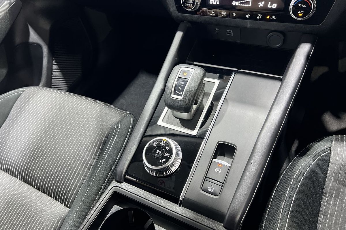 2023 Mitsubishi Outlander ES ZM