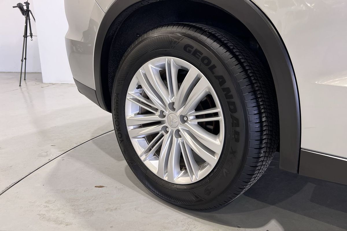 2023 Mitsubishi Outlander ES ZM
