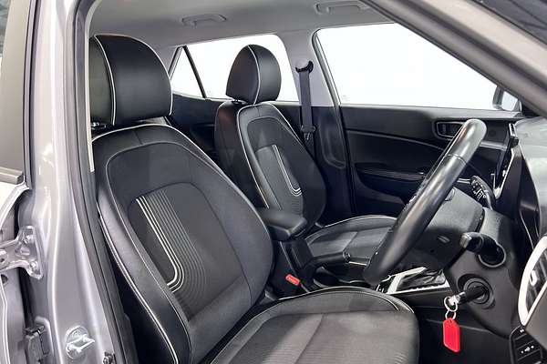 2023 Hyundai Venue Active QX.V5