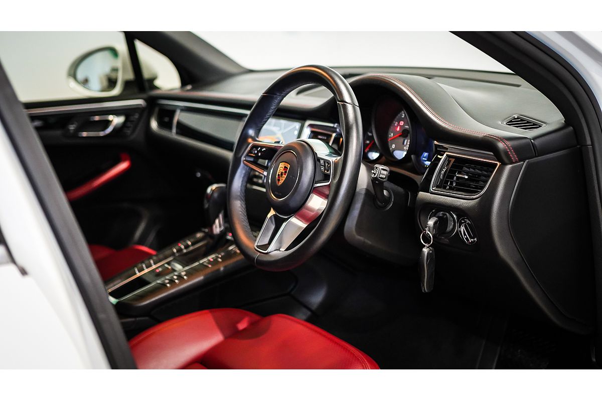 2017 Porsche Macan S 95B