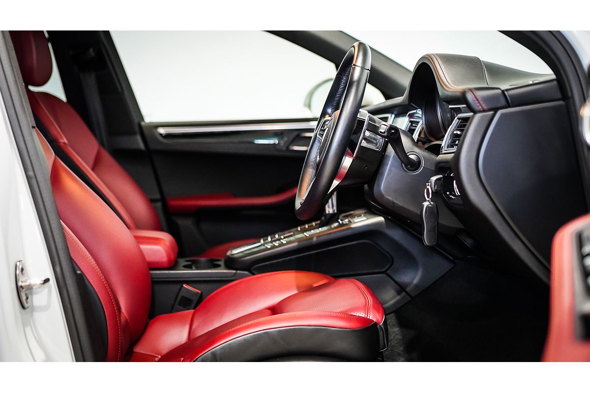 2017 Porsche Macan S 95B