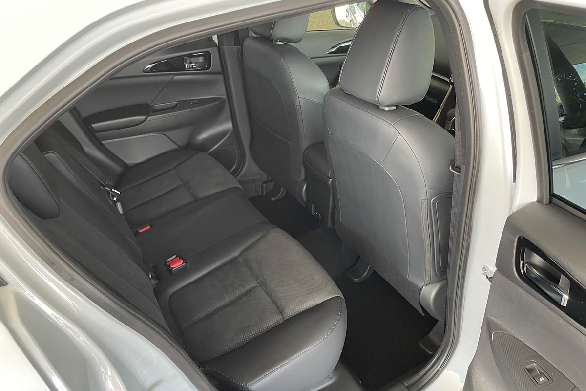 2024 Mitsubishi Eclipse Cross LS Black Edition YB