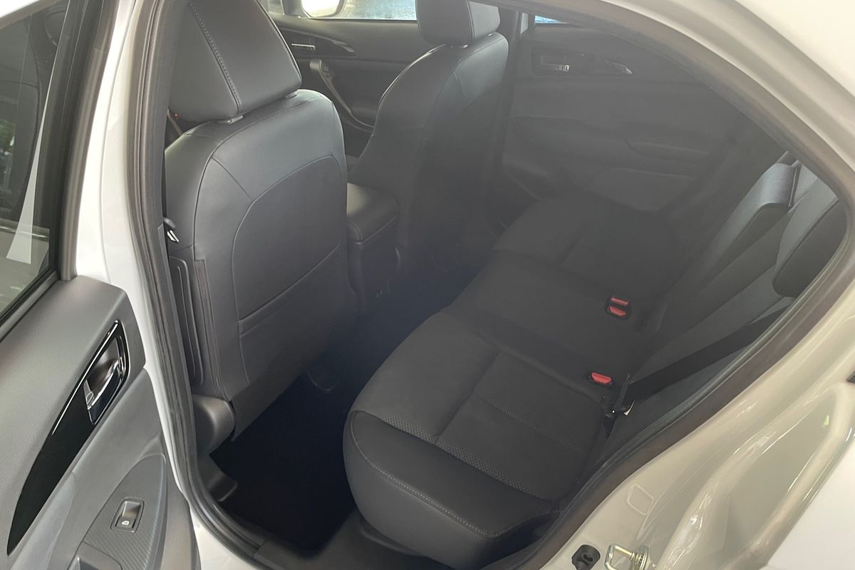 2024 Mitsubishi Eclipse Cross LS Black Edition YB