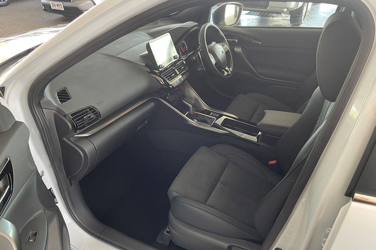 2024 Mitsubishi Eclipse Cross LS Black Edition YB