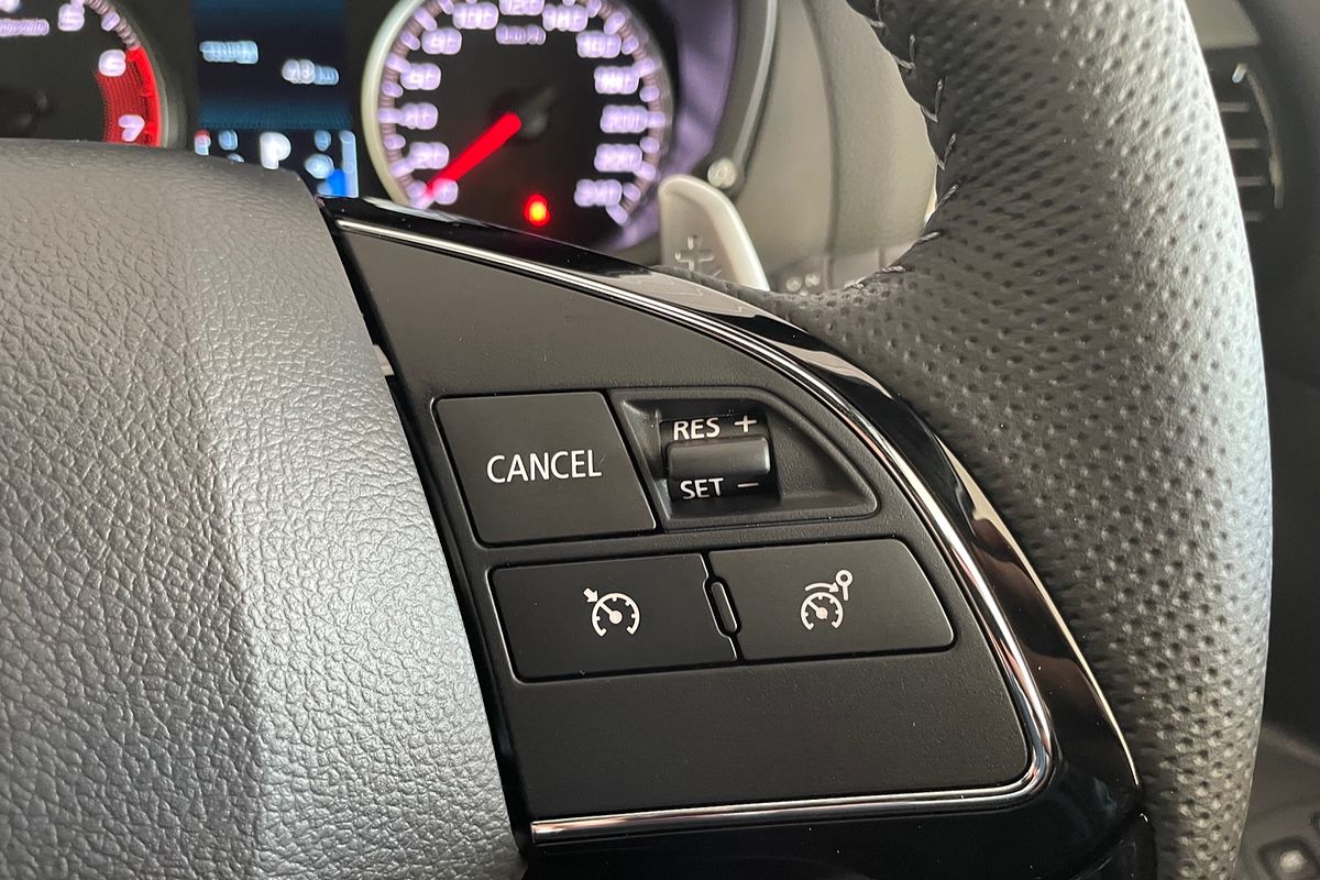 2024 Mitsubishi Eclipse Cross LS Black Edition YB