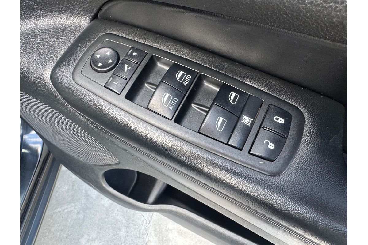 2013 Jeep Grand Cherokee Laredo WK