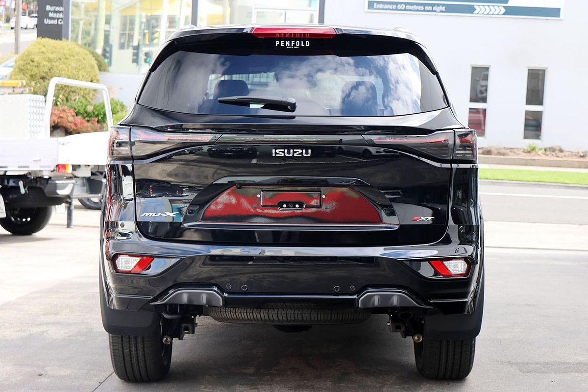 2025 Isuzu MU-X X-TERRAIN