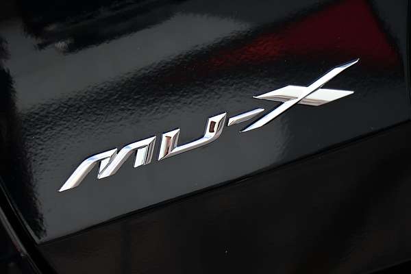 2025 Isuzu MU-X X-TERRAIN