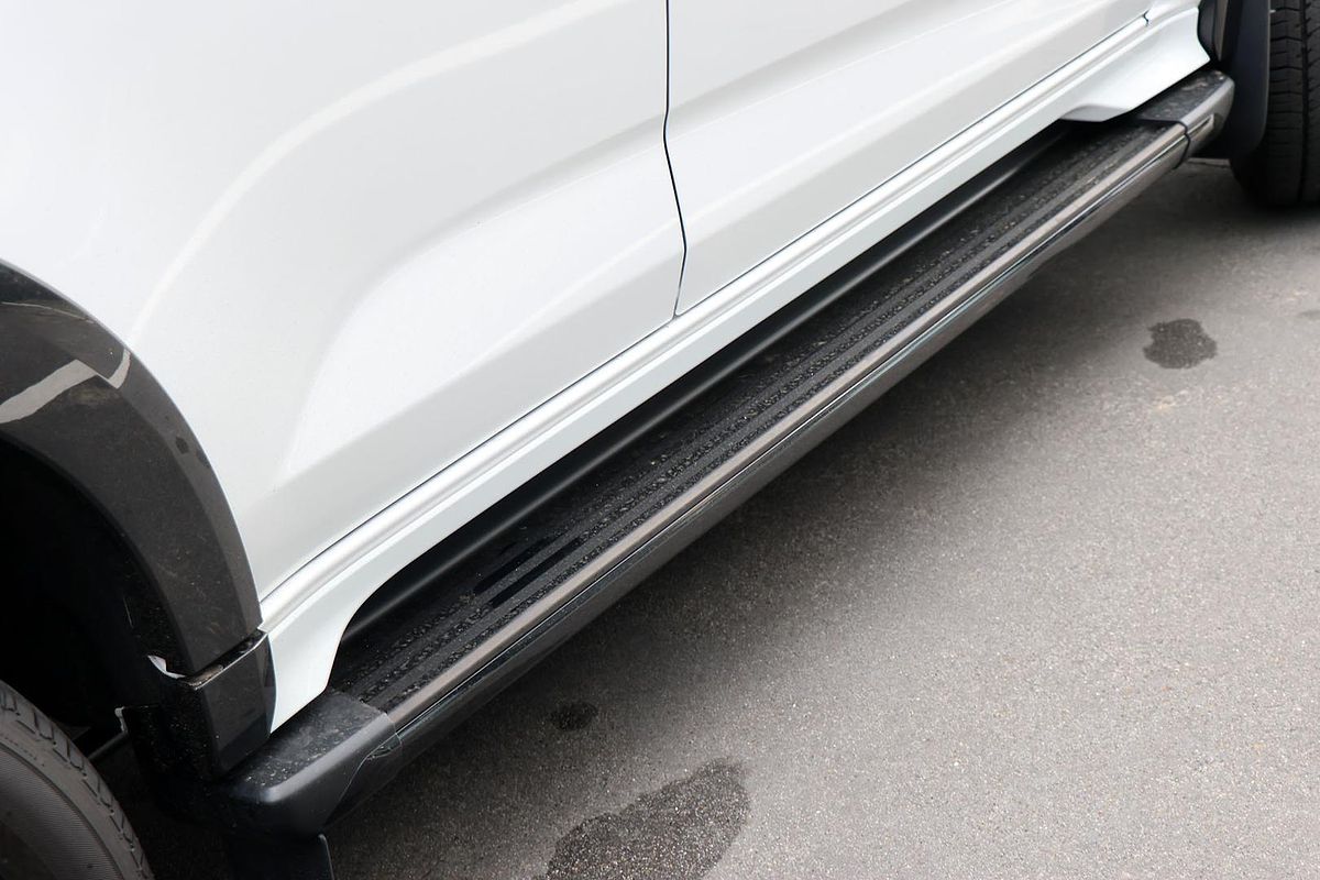 2025 Isuzu MU-X X-TERRAIN