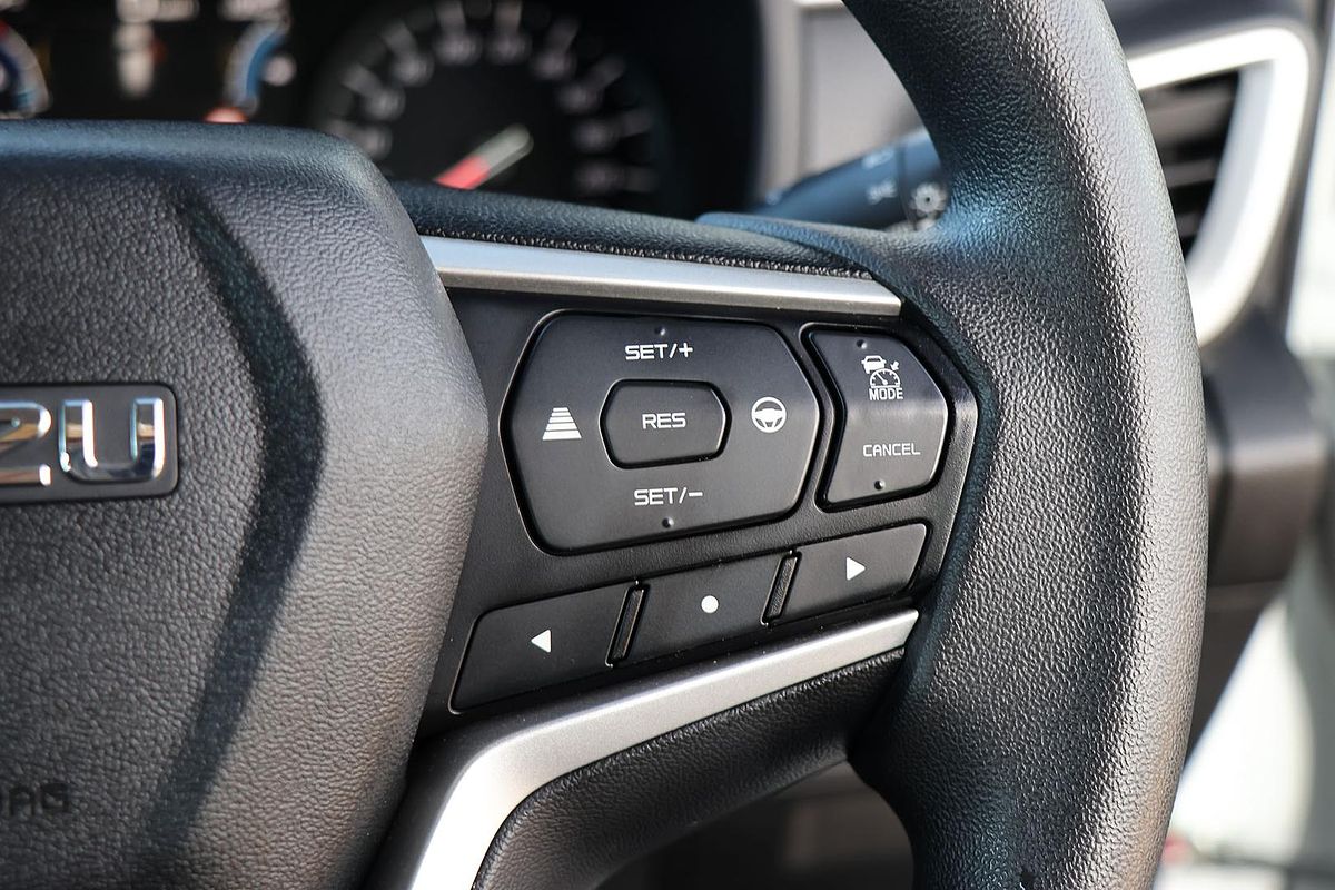 2022 Isuzu MU-X LS-M