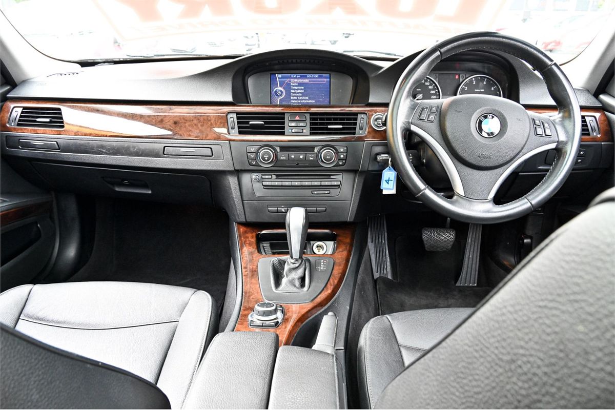2011 BMW 3 Series 320i Lifestyle E91