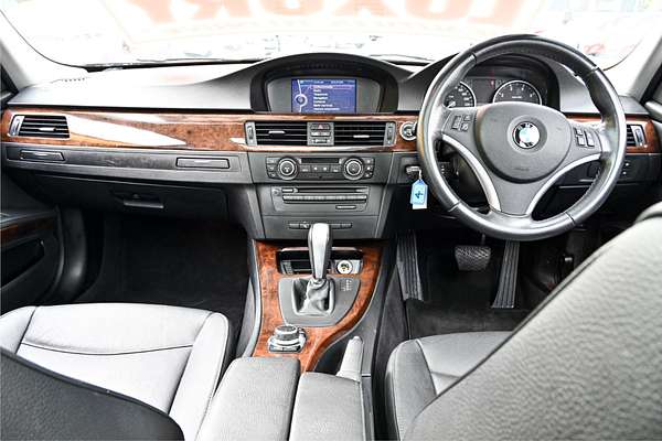 2011 BMW 3 Series 320i Lifestyle E91