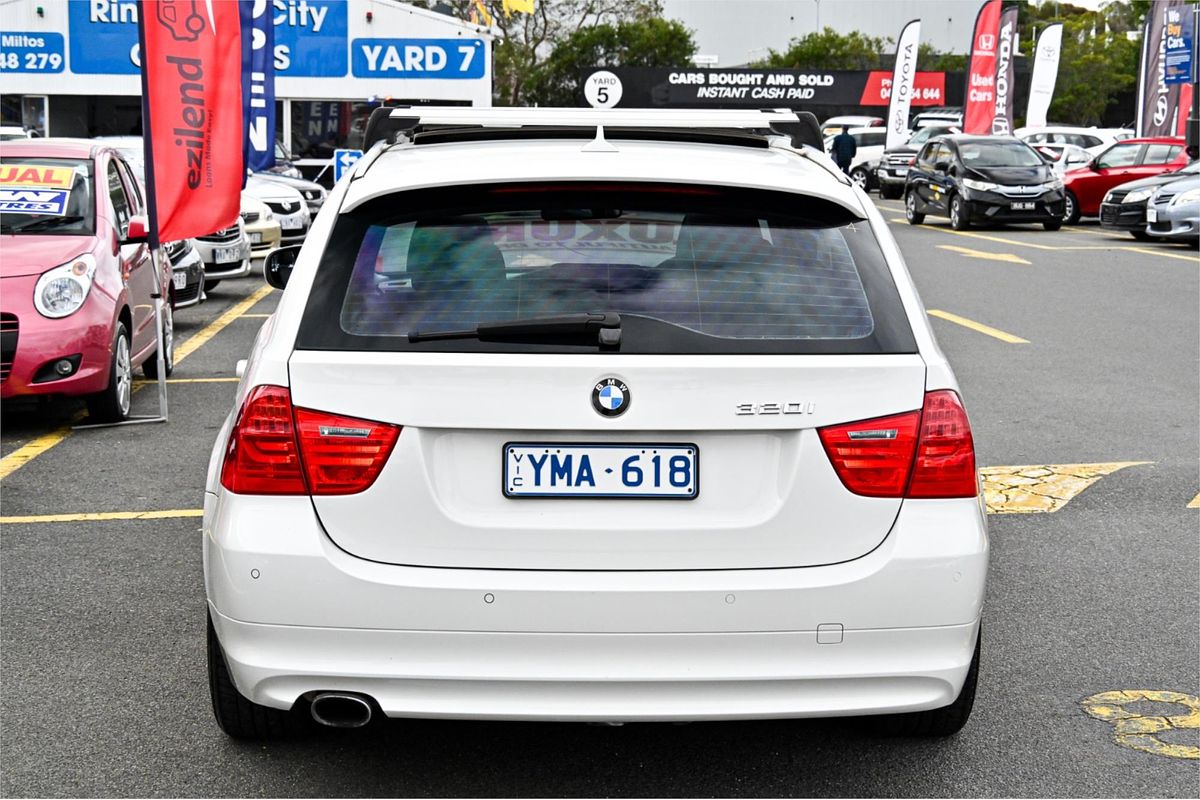 2011 BMW 3 Series 320i Lifestyle E91