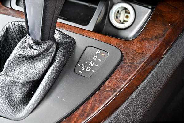 2011 BMW 3 Series 320i Lifestyle E91