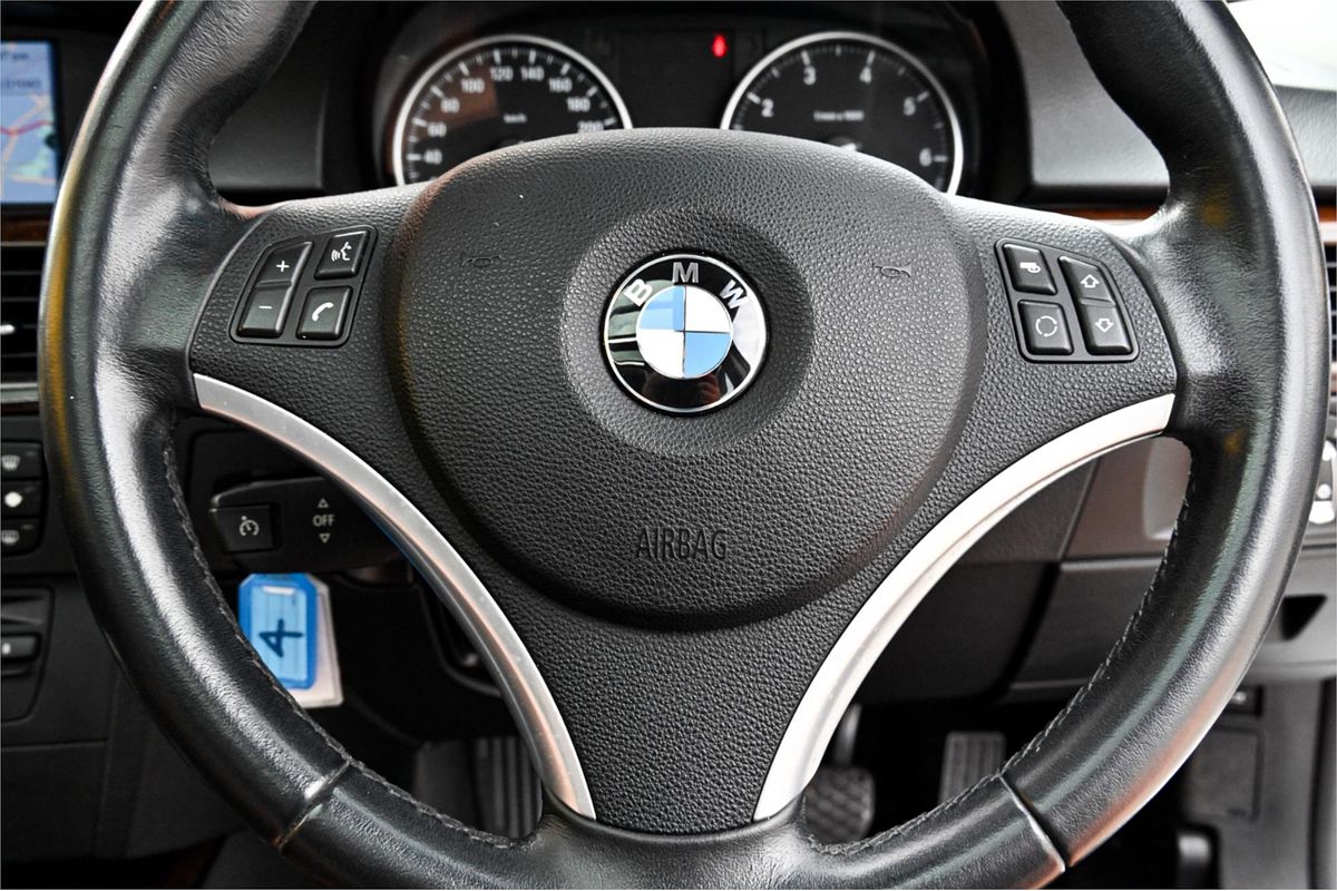 2011 BMW 3 Series 320i Lifestyle E91