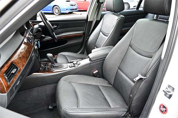 2011 BMW 3 Series 320i Lifestyle E91