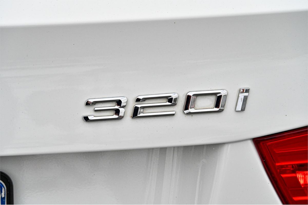 2011 BMW 3 Series 320i Lifestyle E91