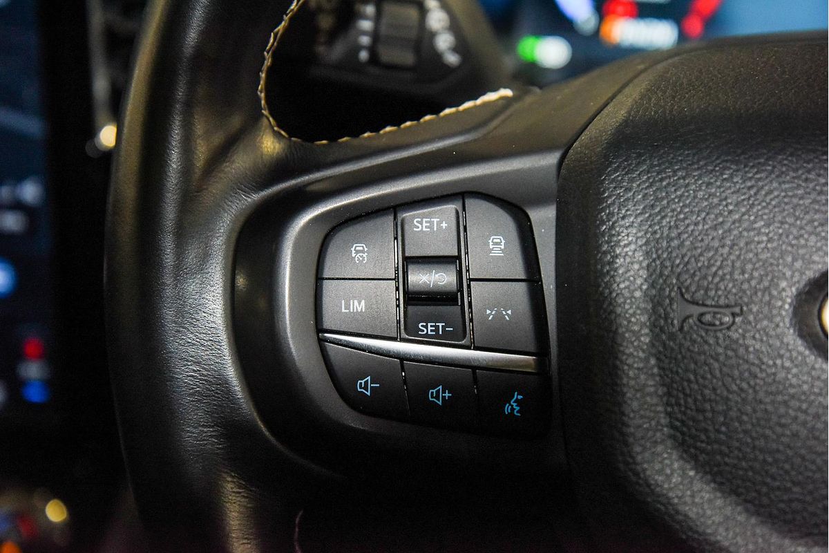 2022 Ford Everest Platinum