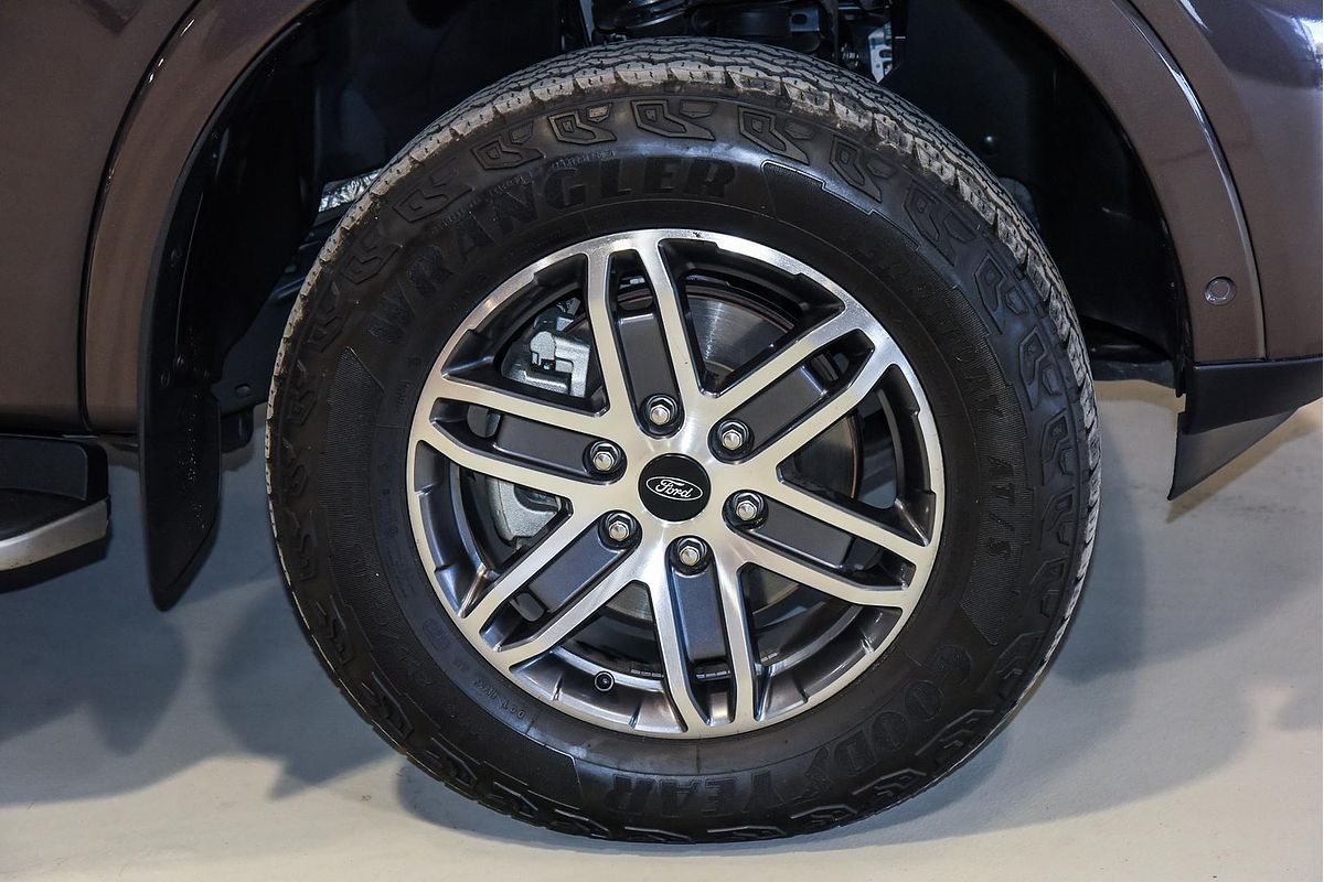 2022 Ford Everest Platinum
