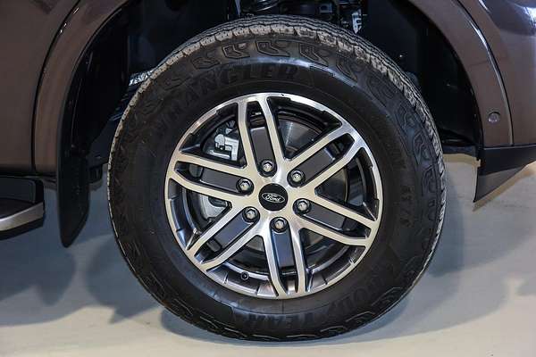 2022 Ford Everest Platinum