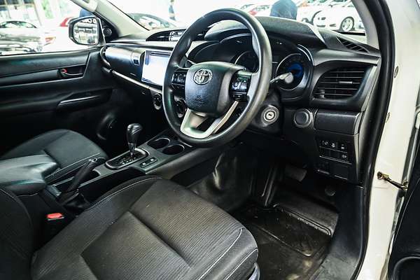 2020 Toyota Hilux SR GUN126R 4X4