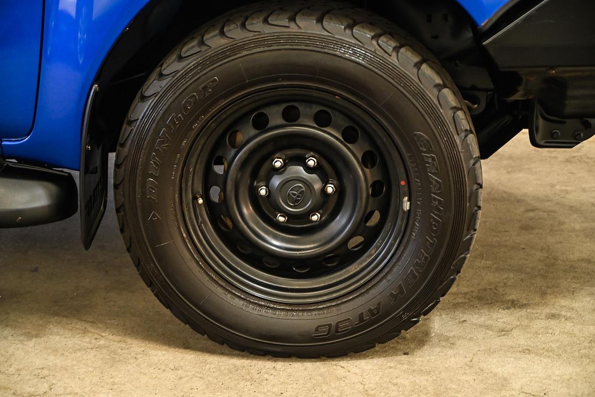 2017 Toyota Hilux SR GUN126R 4X4