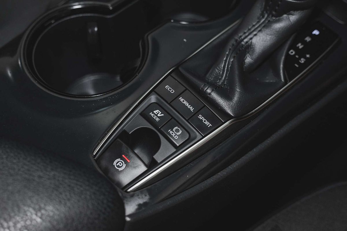 2020 Toyota Camry Ascent AXVH71R