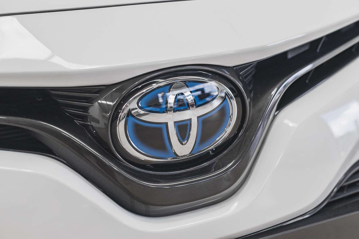 2020 Toyota Camry Ascent AXVH71R