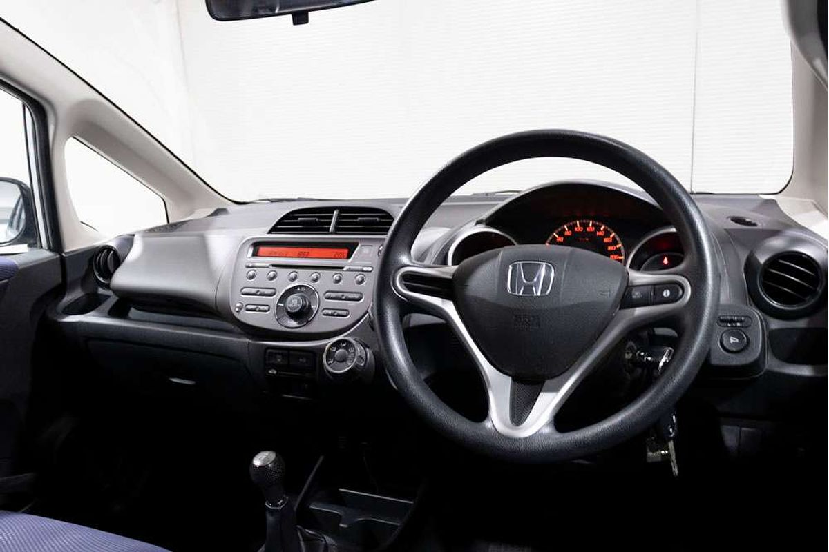 2011 Honda JAZZ GLi 5 SP MANUAL 5D HATCHBACK 4CYL 