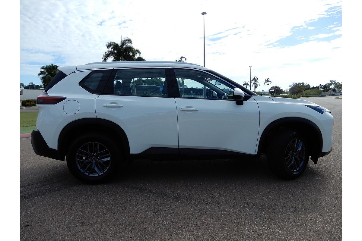 2024 Nissan X-TRAIL ST T33