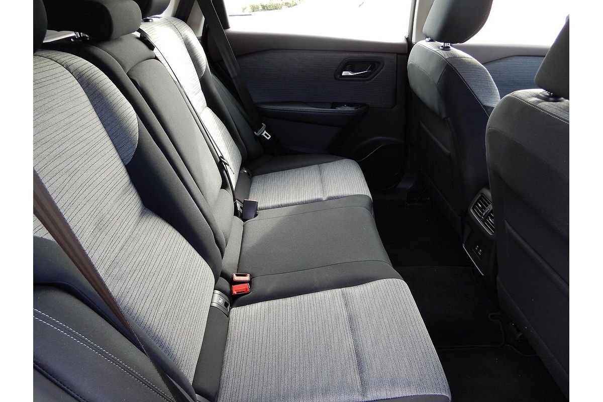 2024 Nissan X-TRAIL ST T33