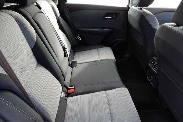 2024 Nissan X-TRAIL ST T33