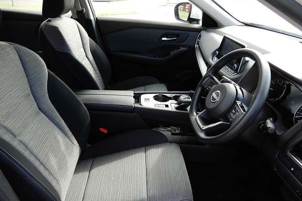 2024 Nissan X-TRAIL ST T33