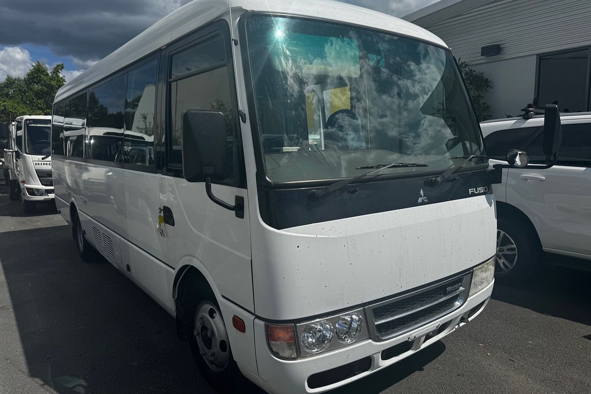 2015 Mitsubishi ROSA DELUXE BE600