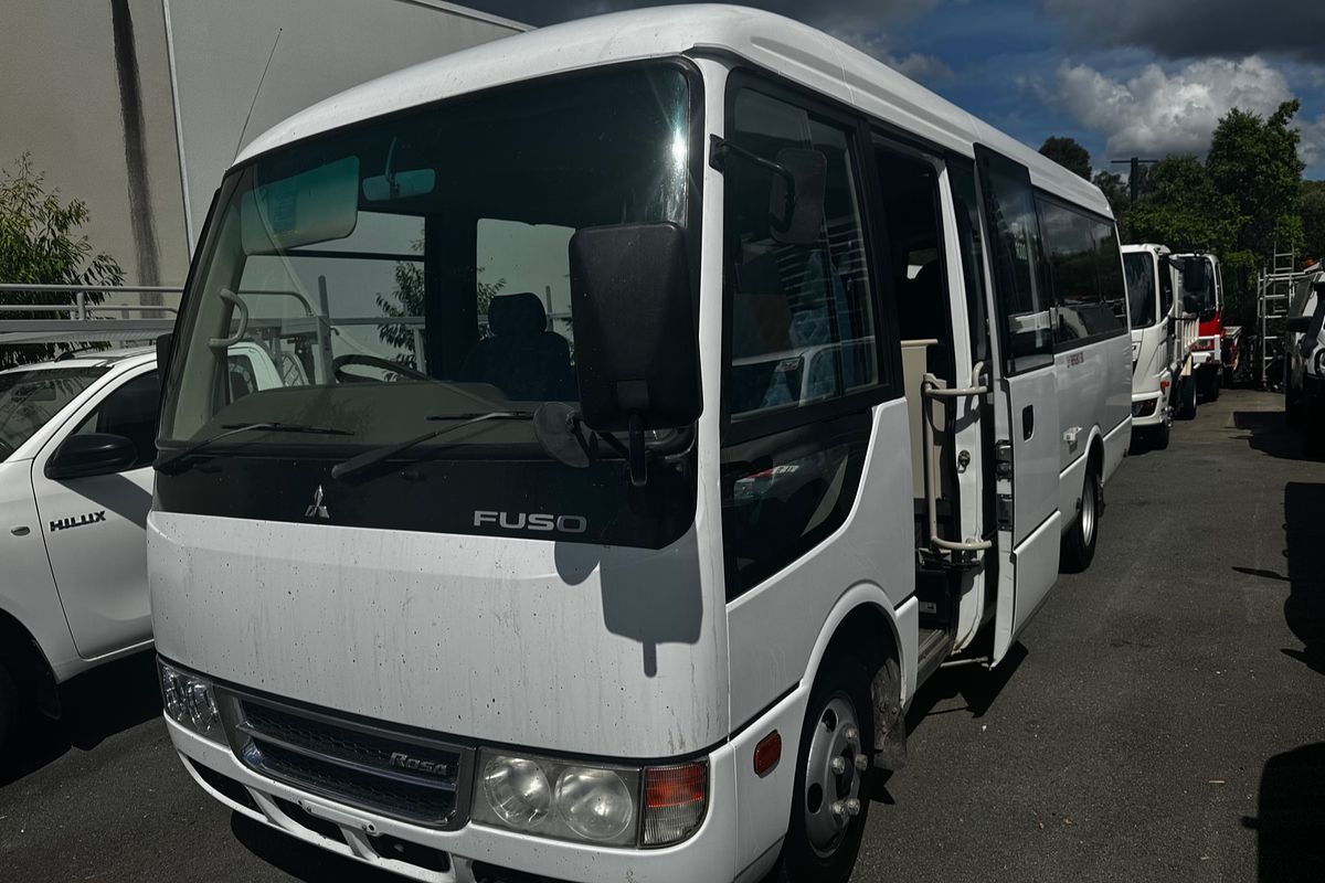 2015 Mitsubishi ROSA DELUXE BE600