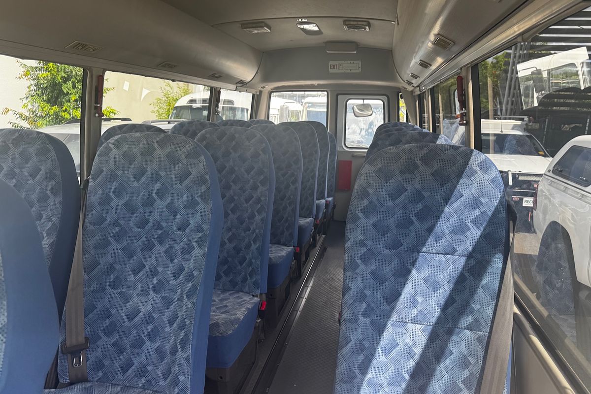 2015 Mitsubishi ROSA DELUXE BE600