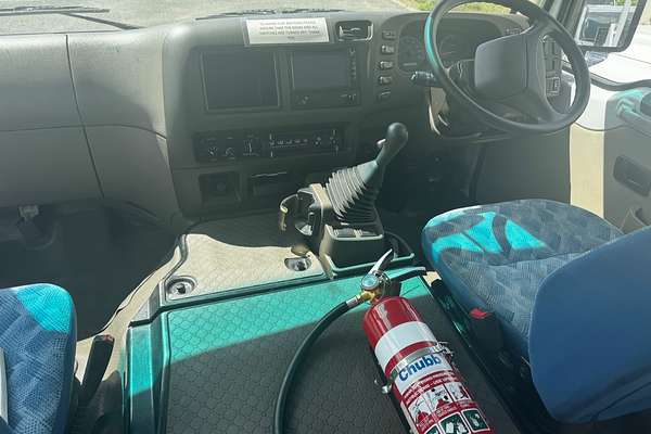2015 Mitsubishi ROSA DELUXE BE600