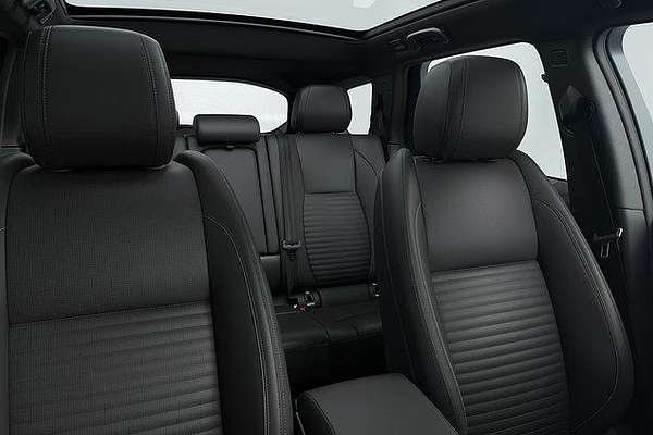2024 Land Rover Discovery Sport P250 Dynamic HSE L550