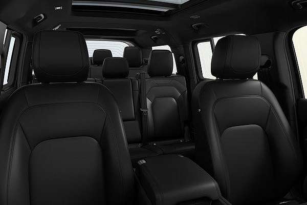 2024 Land Rover Defender 130 P400 X-Dynamic SE L663
